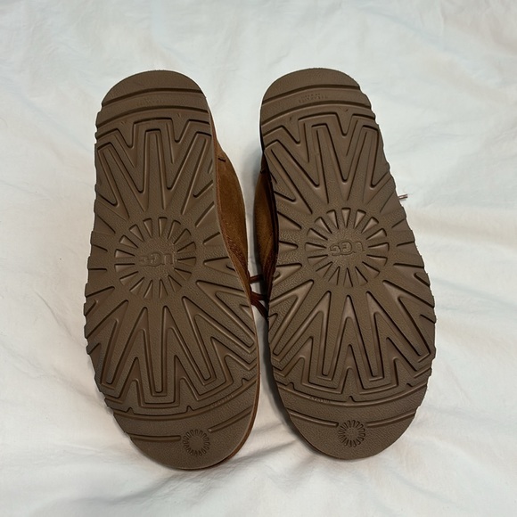 UGG Chestnut Suede Shearling-Lined Lace-Up Ankle Booties - Picture 3 of 7